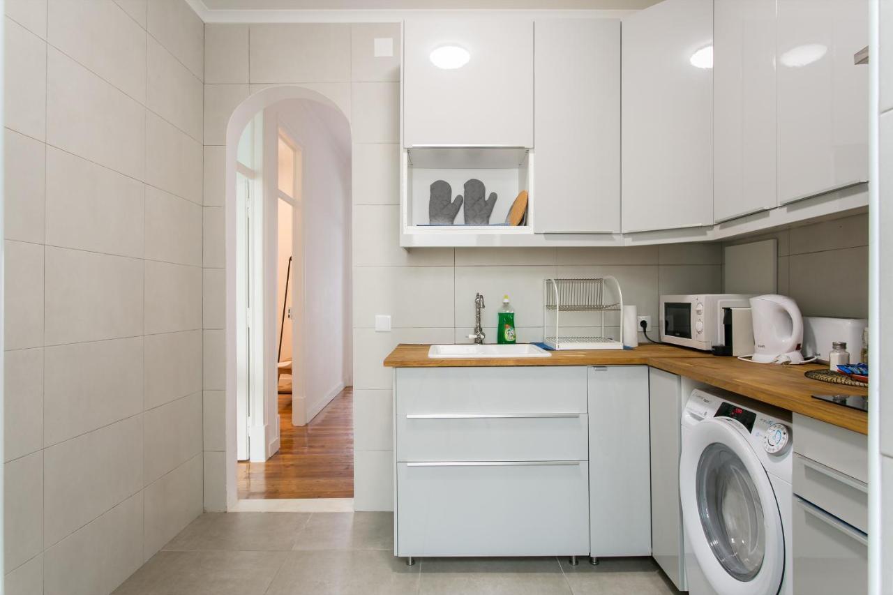 The Graceful Escape Apartment Lisbon Bagian luar foto