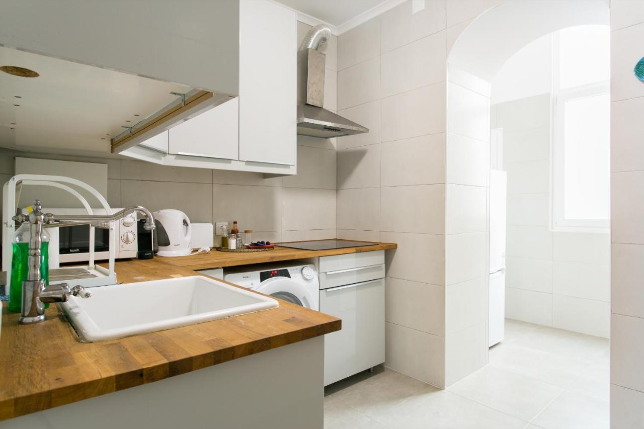 The Graceful Escape Apartment Lisbon Bagian luar foto